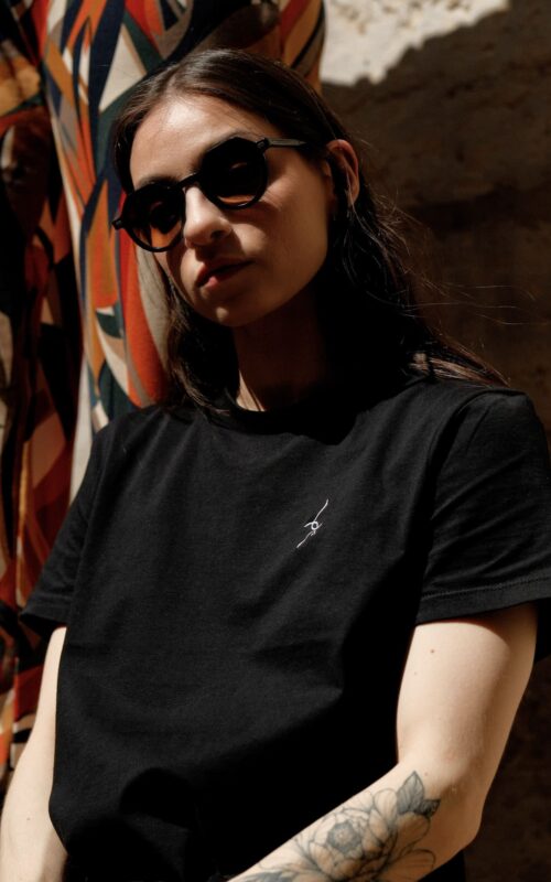 T-shirt BLACK